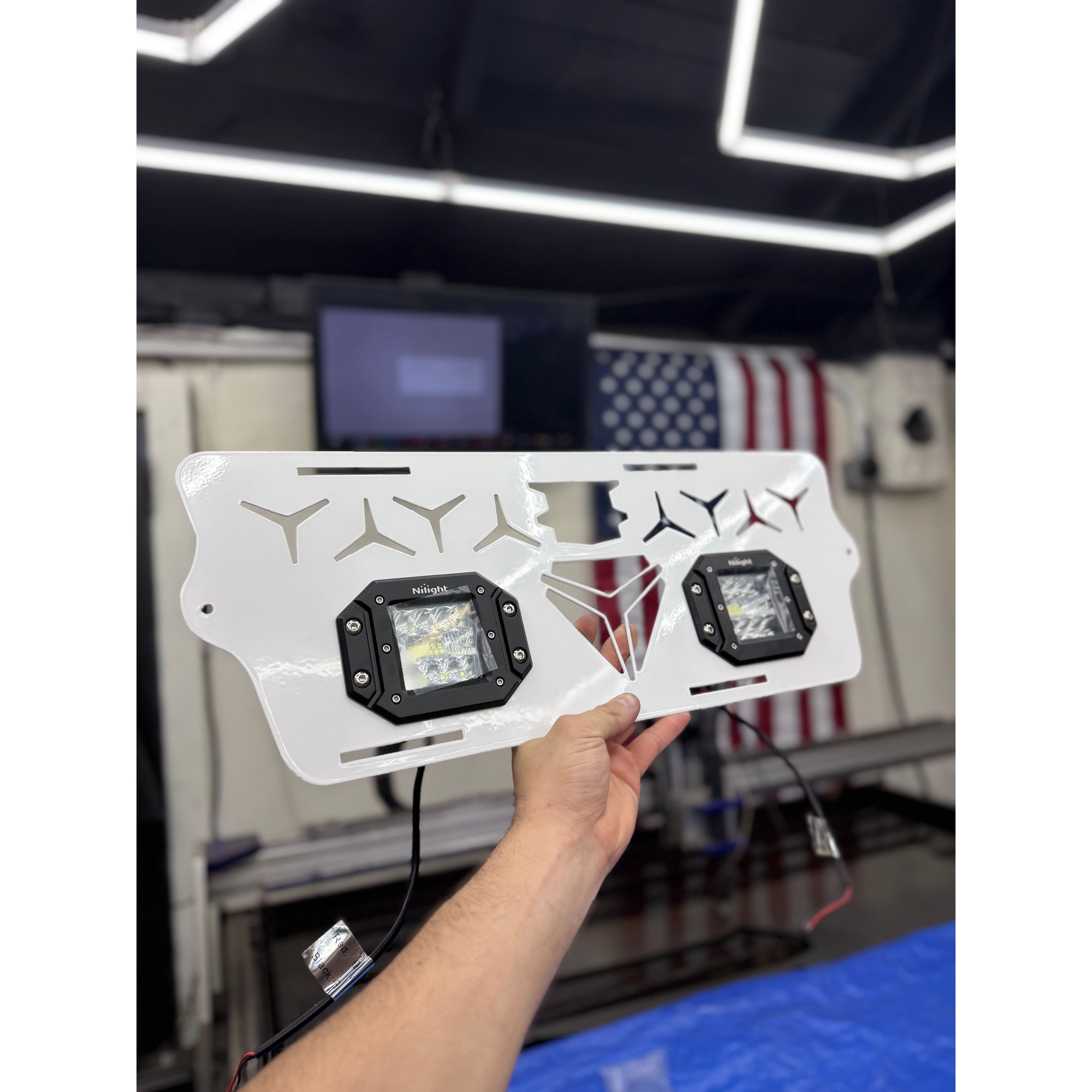 Polaris SS Center Grille with LED